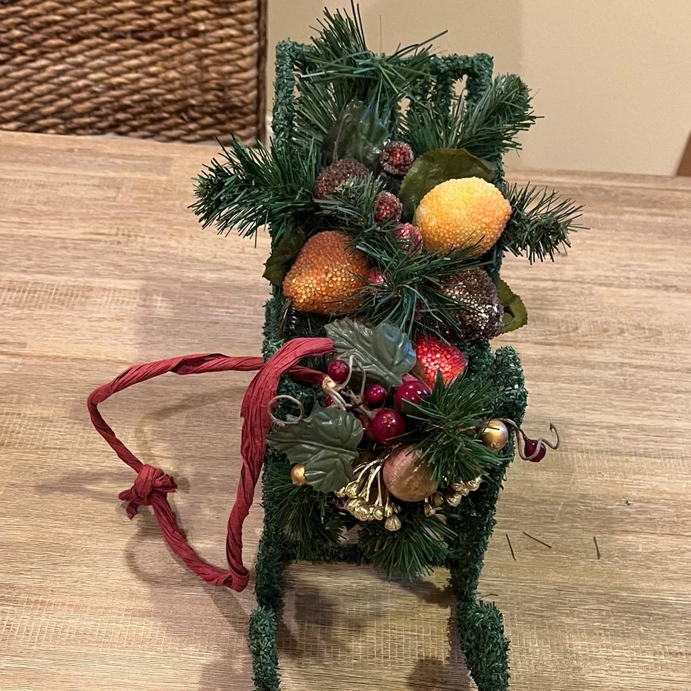 Santa’s Sleigh Decoration